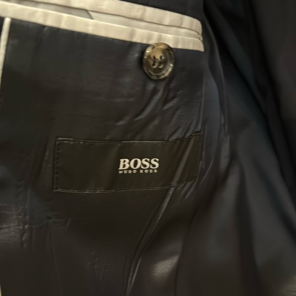 Hugo Boss Suit Set Black 36s jacket and pants - Picture 4 of 9